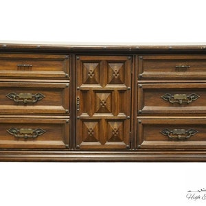 STANLEY FURNITURE Ranchero Collection Rustic Southwestern Oak 64 Triple Dresser 2955-05 image 1