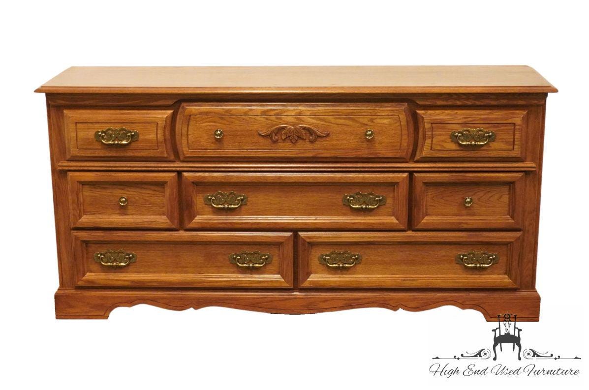 BROYHILL FURNITURE Solid Oak Country French Style 68