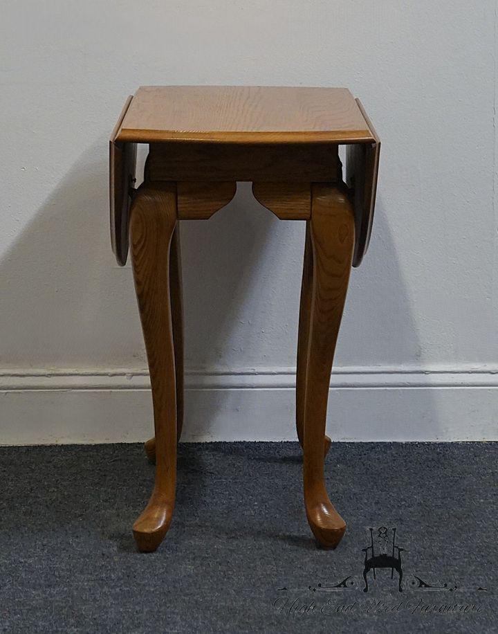 BROYHILL FURNITURE Solid Oak Early American Country Style 32