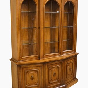 DREXEL HERITAGE Adano Collection Italian Neoclassical 78 China Cabinet 468-430-2