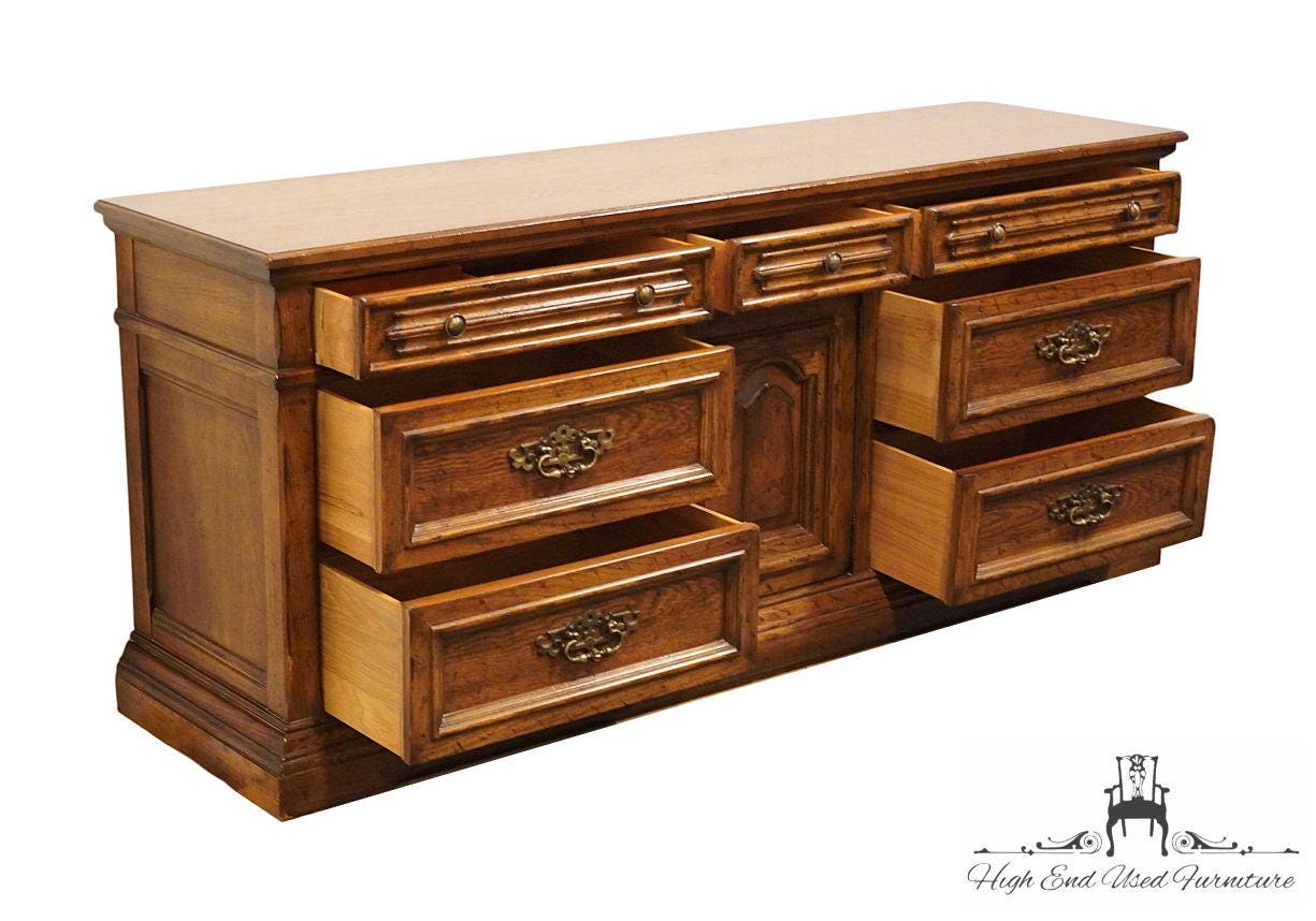 DREXEL HERITAGE Bishopsgate Collection English Tudor Style 72
