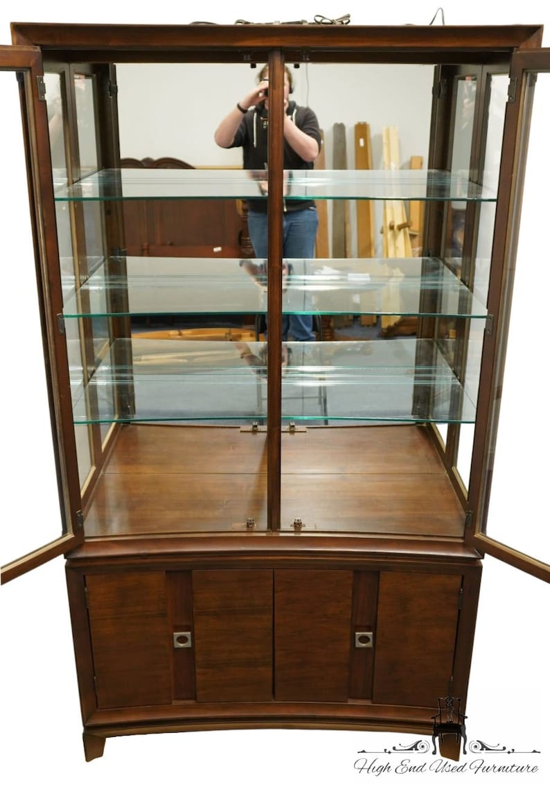 HOOKER FURNITURE Contemporary Modern Style 46 Lighted Display Curio / China Cabinet 9003-75904 image 5