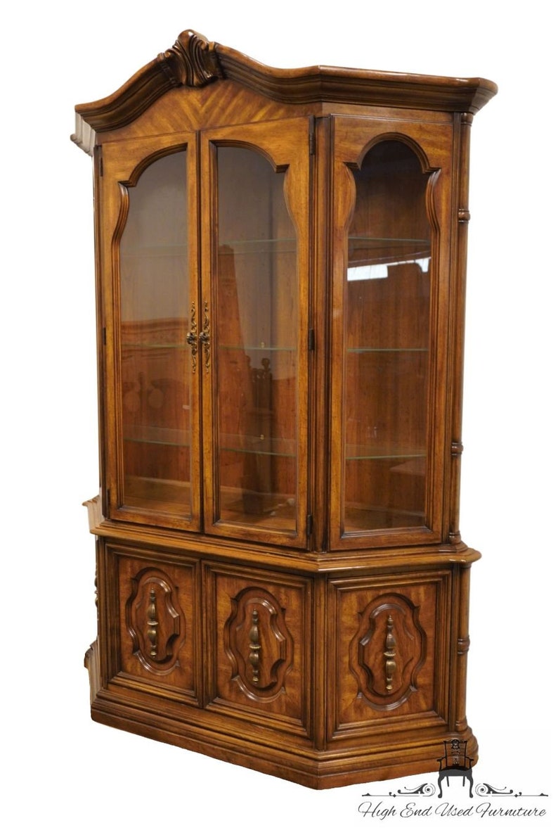 WHITE OF MEBANE Pecan Italian Mediterranean 62 Lighted Display China Cabinet 58-9 image 3