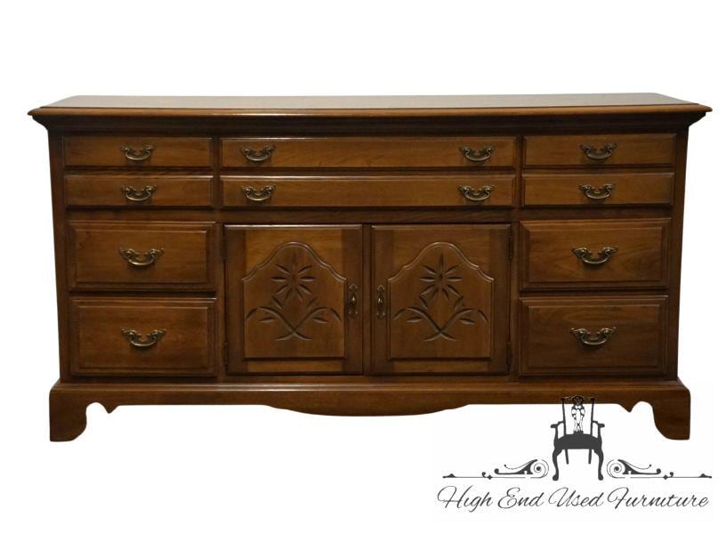 BROYHILL FURNITURE Penn Colony Collection Solid Walnut Early