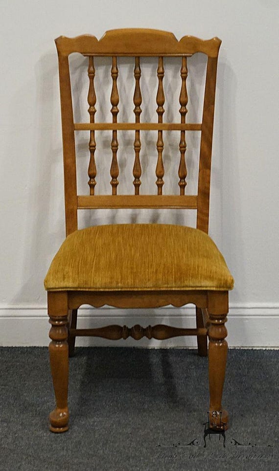 ETHAN ALLEN Heirloom Nutmeg Maple Colonial Early American