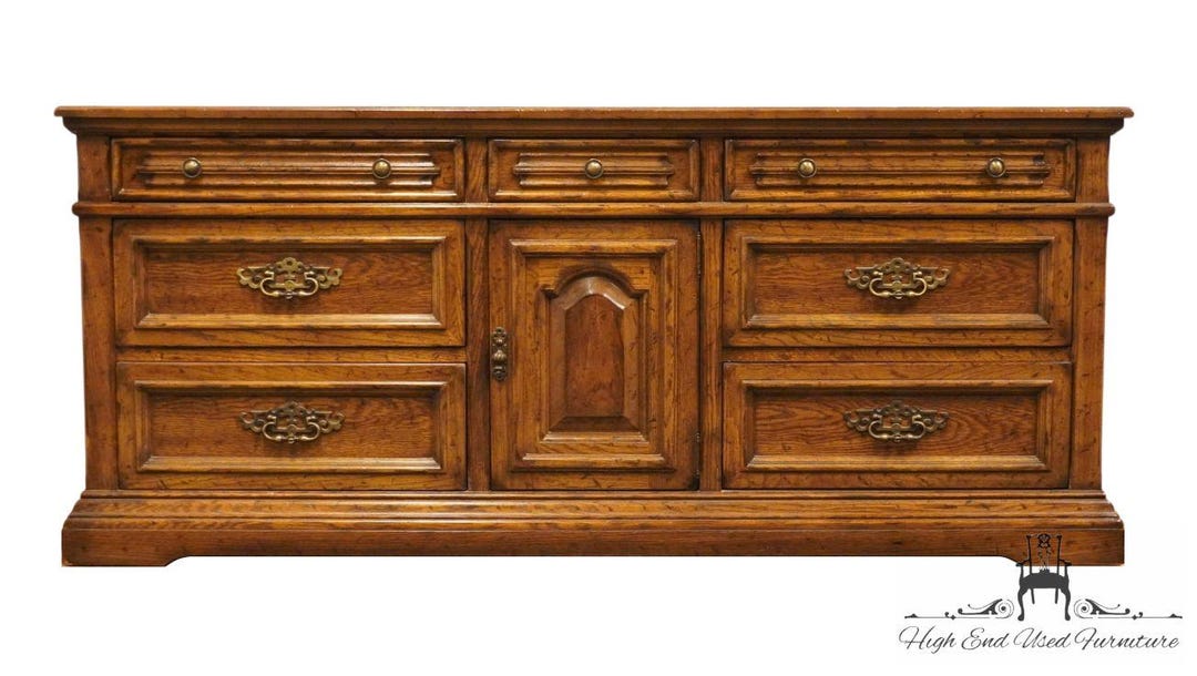 DREXEL HERITAGE Bishopsgate Collection English Tudor Style 72