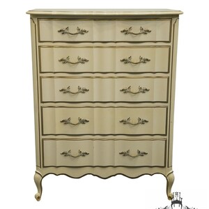 THOMASVILLE FURNITURE Cream off White Pained French Provincial