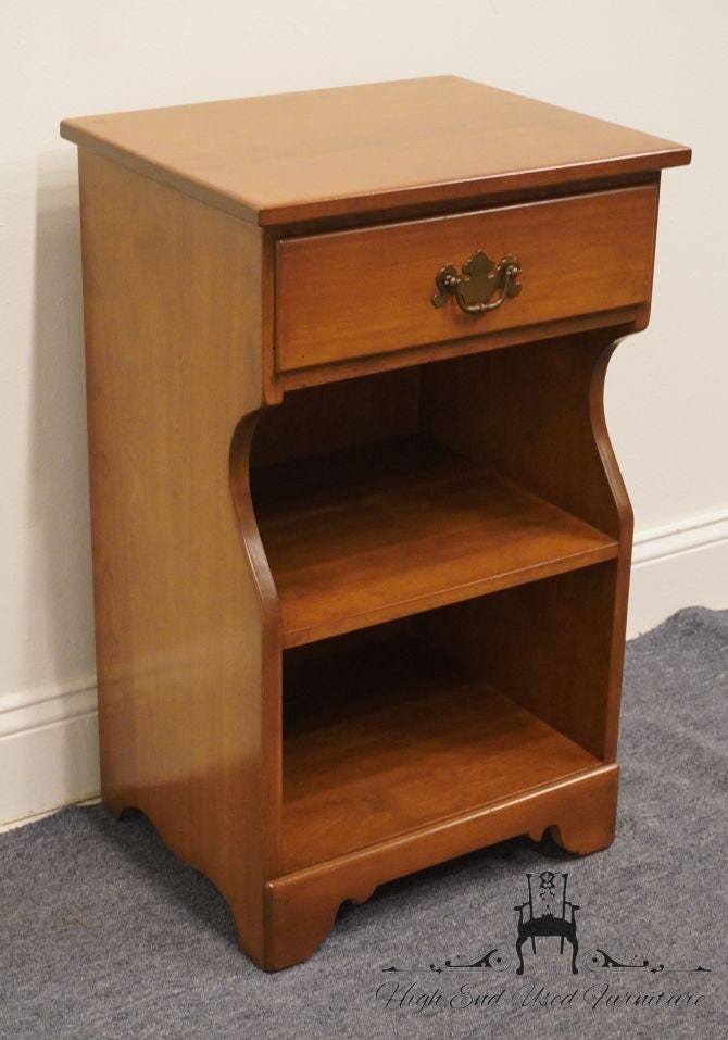 Ethan allen clearance maple nightstand