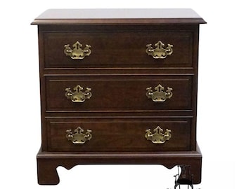 PENNSYLVANIA HOUSE Solid Mahogany Traditional Style 22" Chairside Chest / Accent End Table