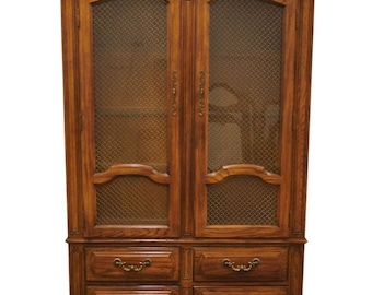 THOMASVILLE FURNITURE LaGalerie Provencale Collection French Provincial 51" Lighted Display China Cabinet 7961-405