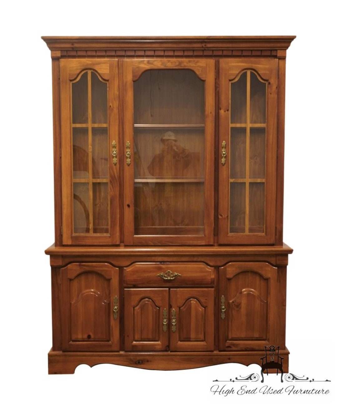 BROYHILL FURNITURE Solid Hard Rock Maple Colonial Early American 60