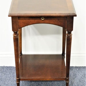 LANE FURNITURE Traditional Style 15 Square Banded Bookmatched Mahogany Accent End Table 6760-25 image 2