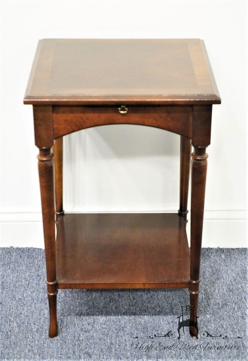 LANE FURNITURE Traditional Style 15 Square Banded Bookmatched Mahogany Accent End Table 6760-25 image 2