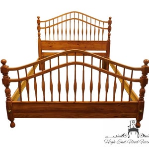 KINCAID FURNITURE Shaker Ridge Collection Knotty Pine Queen Size Spindle Bed 51-131