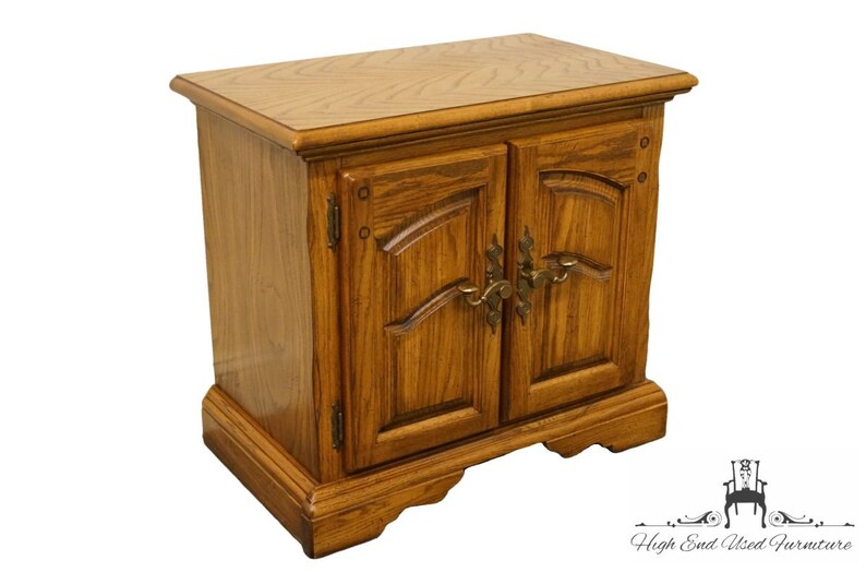 AMERICAN DREW Country French Regency Solid Oak 27 Commode Nightstand 27-422