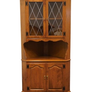 ETHAN ALLEN Heirloom Nutmeg Maple Colonial Early American Corner Cabinet 10-6046 image 1