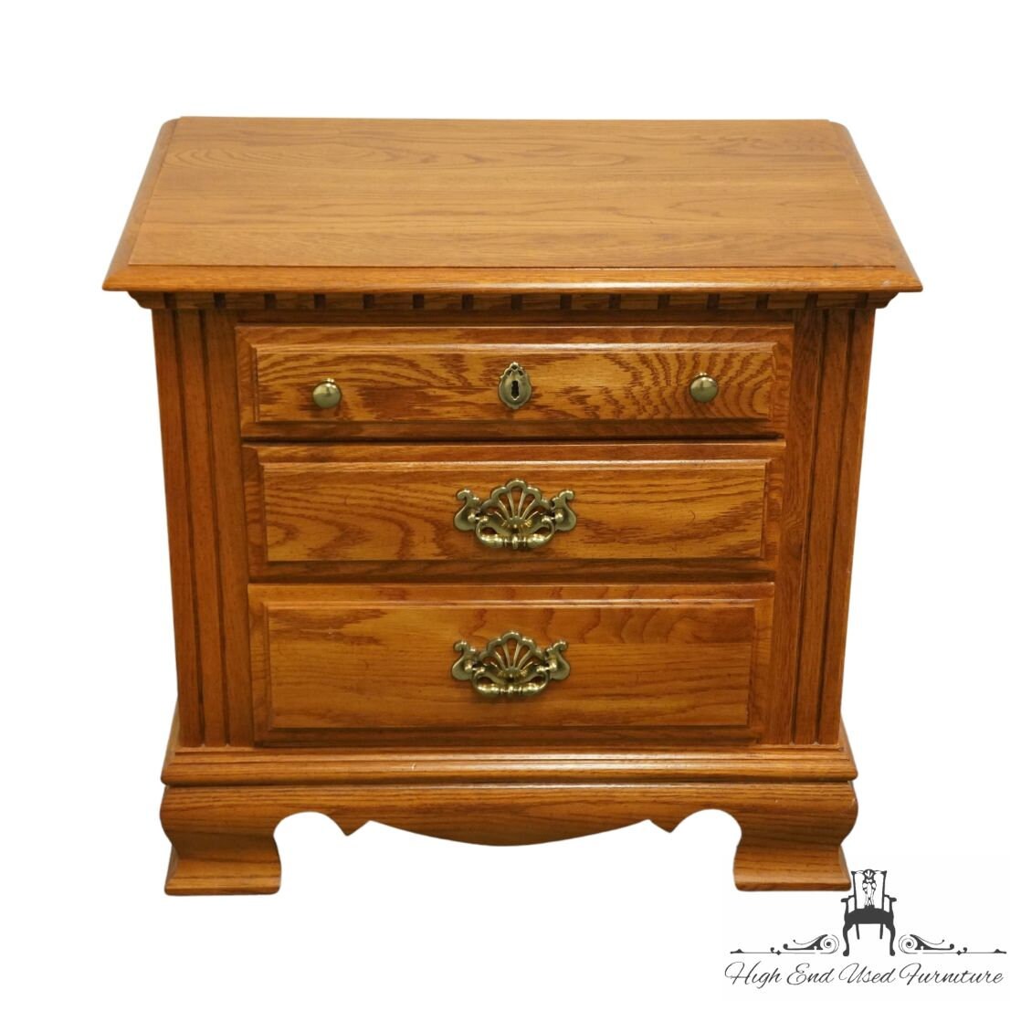 Vintage oak nightstand deals
