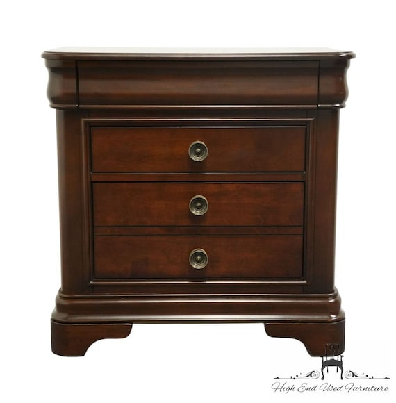WALTER OF WABASH Warm Cherry Traditional Style 30 Three Drawer