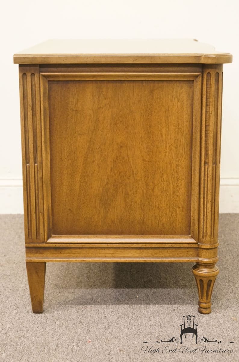 HENREDON FURNITURE Italian Neoclassical 32 Low Chest 46-3820