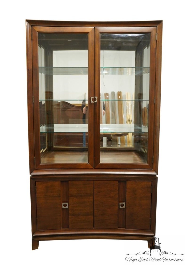 HOOKER FURNITURE Contemporary Modern Style 46 Lighted Display Curio / China Cabinet 9003-75904 image 1