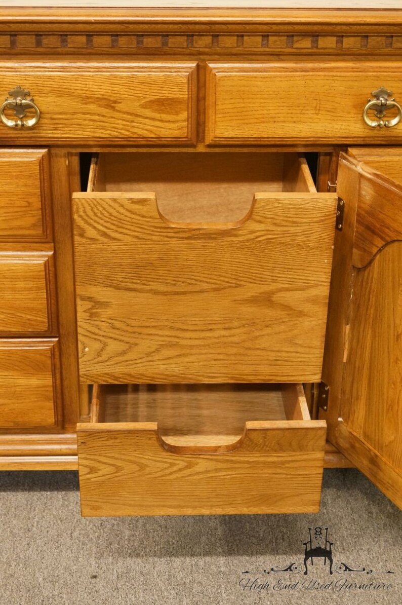 Kincaid Furniture Hunter S Run Collection Solid Oak 70 Triple Door Dresser Furniture Bedroom Furniture Decotazeen Com