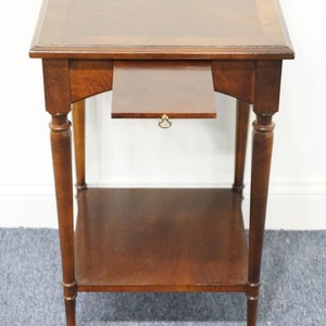 LANE FURNITURE Traditional Style 15 Square Banded Bookmatched Mahogany Accent End Table 6760-25 image 4