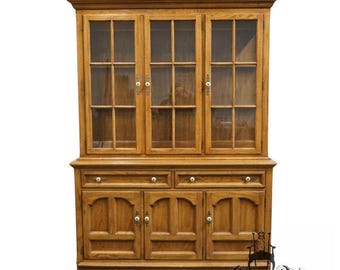 THOMASVILLE FURNITURE Homecoming Collection Solid Oak Rustic Country Style 58" Buffet w. Lighted Display China Cabinet 43821-120 / 43821-320
