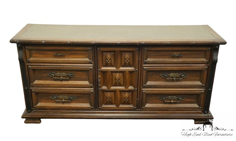 STANLEY FURNITURE Ranchero Collection Rustic Southwestern Oak 64 Triple Dresser 2955-05 image 2