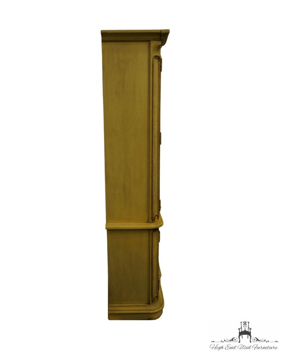 STANLEY FURNITURE Cream off White Painted French Provincial 53