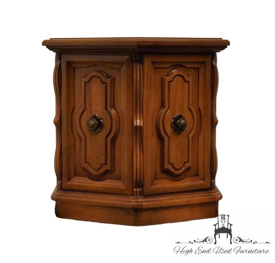 THOMASVILLE FURNITURE Cote Dor Collection French Regency Style 21x25" Hexagonal Storage End Table 6195-10