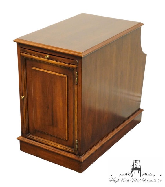 LANE FURNITURE Traditional Style 13 Accent Storage Chair side End