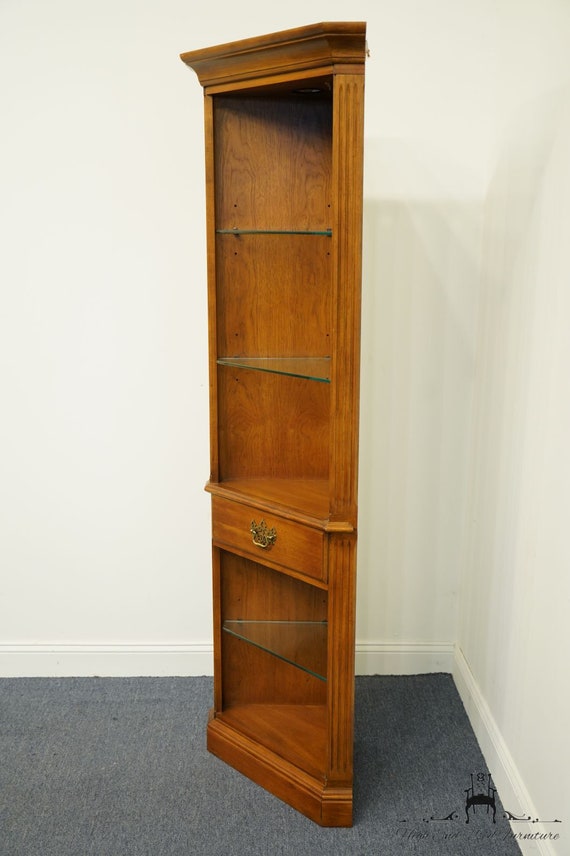 THOMASVILLE FURNITURE Country French Corner Wall Unit Display