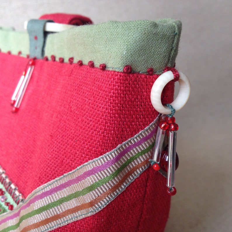 Small empty pocket decorative pocket in cherry red linen. image 4