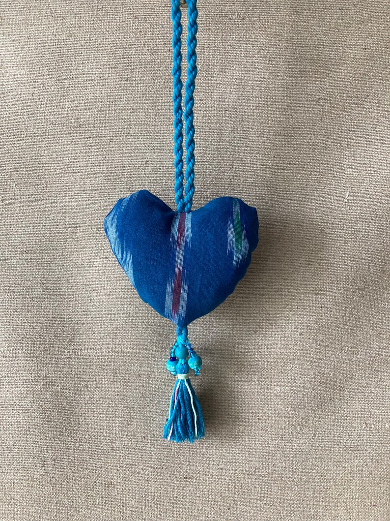 Cœurs à la lavande, grigris en coton, en lin, en liberty dans des teintes de bleues. image 6