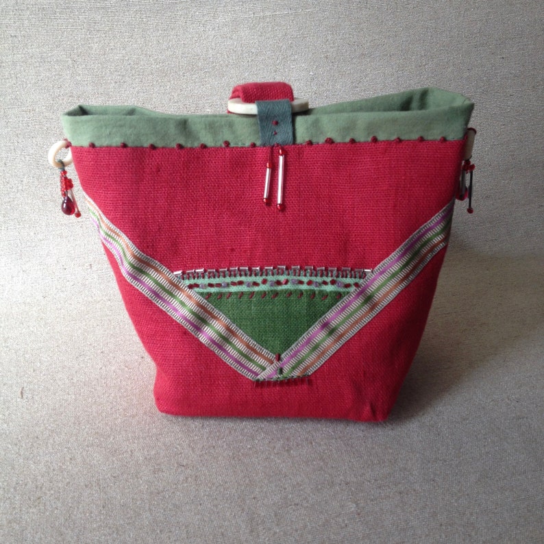 Small empty pocket decorative pocket in cherry red linen. image 2