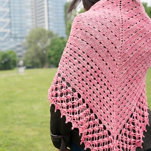 Crochet Pattern For Triangular Shawl With Textured Lace Border