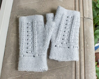 Crochet Pattern for Fingerless Mittens With Textured Panel