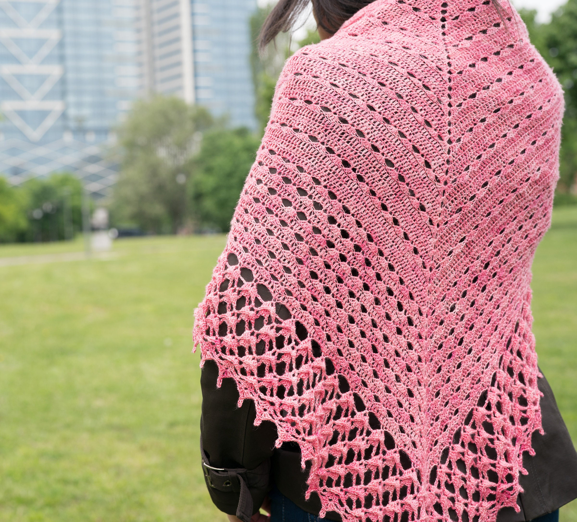 Lace triangle shawl with crochet edging : r/knitting