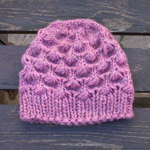 Knitting Pattern for A Bulky Hat With Textured Waves
