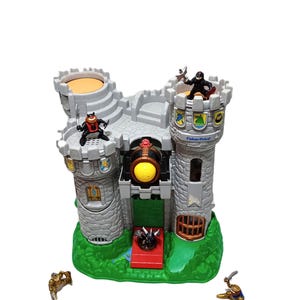 Fisher Price 1994 Great Adventures Castle Piece Castle With