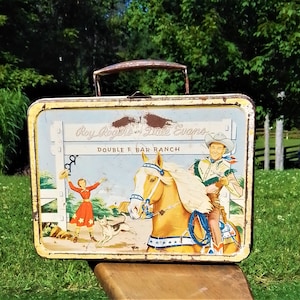 Old and Vintage Thermos CO LunchBox  from Metal Lunch Box ROY ROGERS and  Dale Evans double bar Ranch 1954