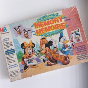 Juego de memoria vintage de Mickey Mouse de Milton Bradley, completo con instrucciones