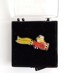 1998 McDonalds Collector Club Convention Official Pin In Original Box