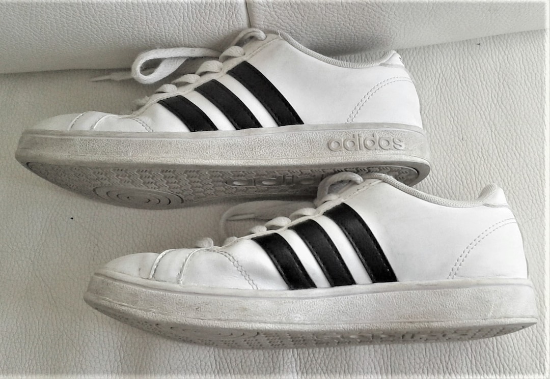 Adidas Neo Women's Size Black and White Baseline Shoes