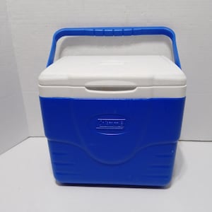 Portable Coleman Cooler, 9 Quart, Blue White model 6209 1990&#39;S