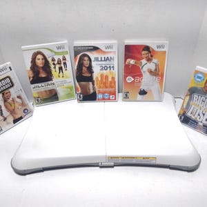Nintendo Wii Personal Trainer Workout Spiel Konsolen Bundle mit Balance Board, Controllern, 5 Spielen Biggest Verlierer versiegelt