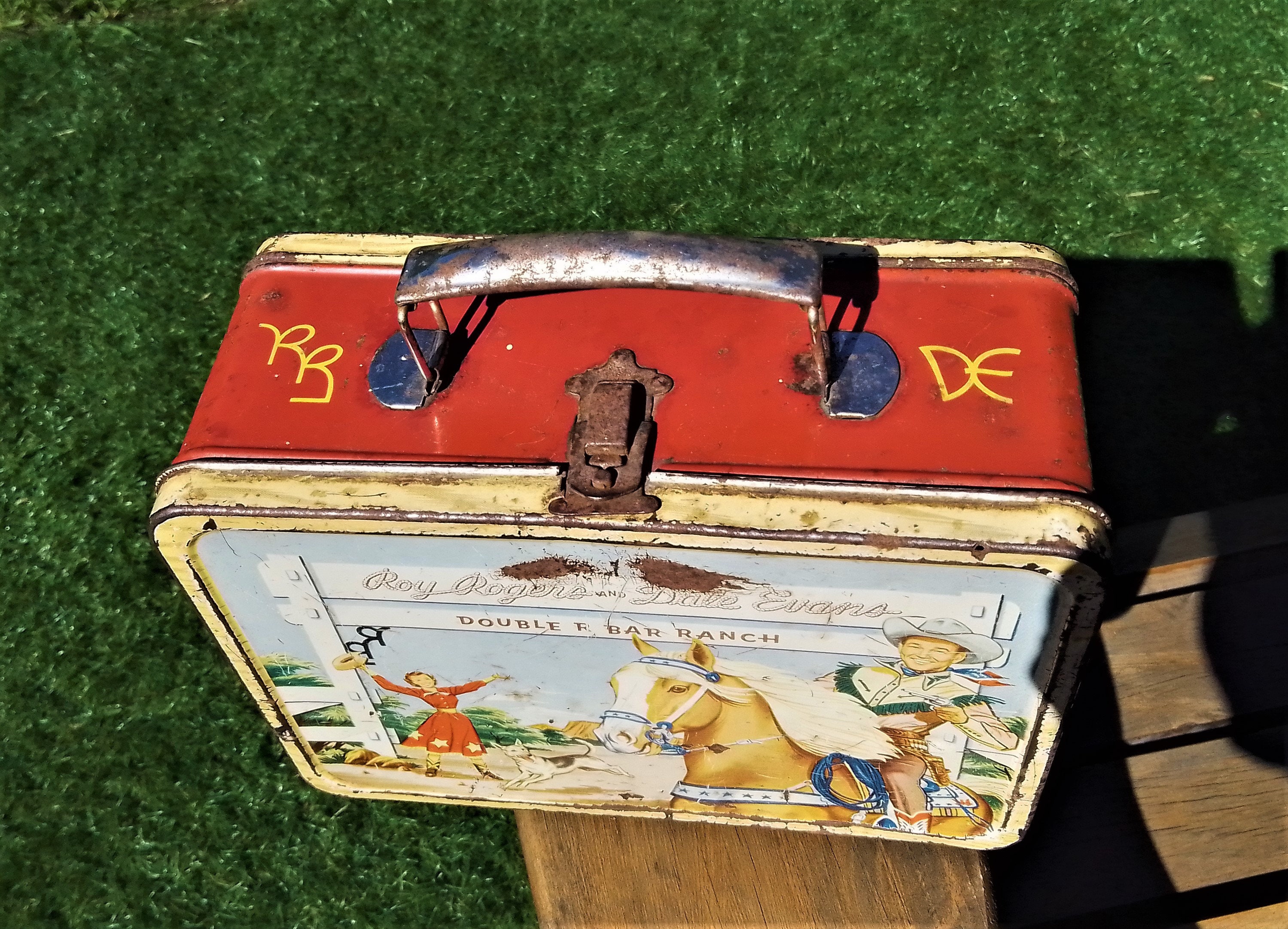Old and Vintage Thermos CO Lunchbox From Metal Lunch Box ROY