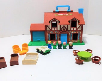 Vintage Fisher Price 1986 Little People #952 Brown Play Family Tudor House with originals accessories