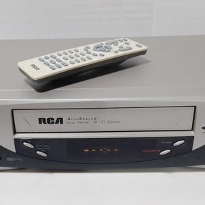 Vintage 1990 VR637HF RCA VHS VCR Recorder Accu-search 4 Head