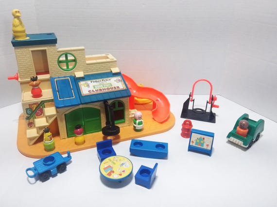 Vintage Fisher Price 1976 Play Family Little People Sesame Street